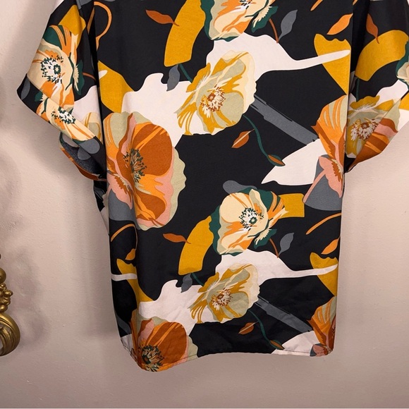 XL Colorful Floral Short Sleeve Blouse Black Orange Cuffed Sleeve Lightweight - Picture 9 of 13
